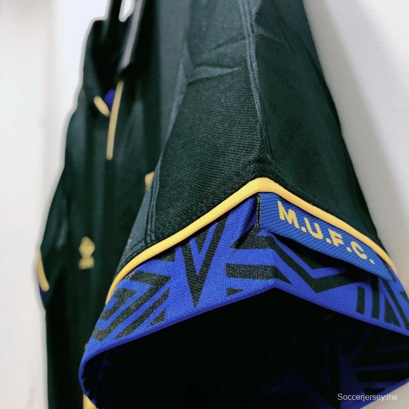 قميص فريق مانشستر يونايتد لكرة القدم 93/94 ريترو 93/94 خارج الديار
