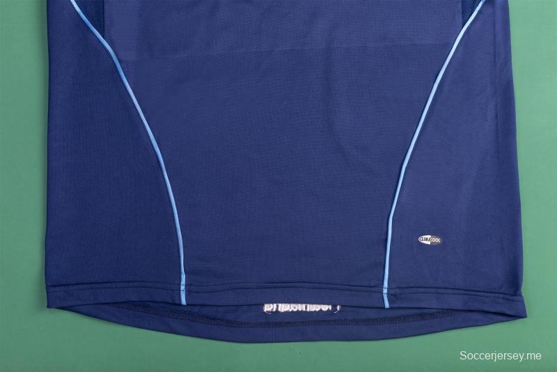 قميص كرة القدم RETRO 05/06 ريال مدريد خارج ملعبه
