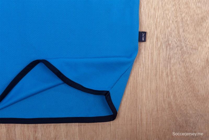 القميص الأساسي لمانشستر سيتي 02/03 ريترو 02/03
