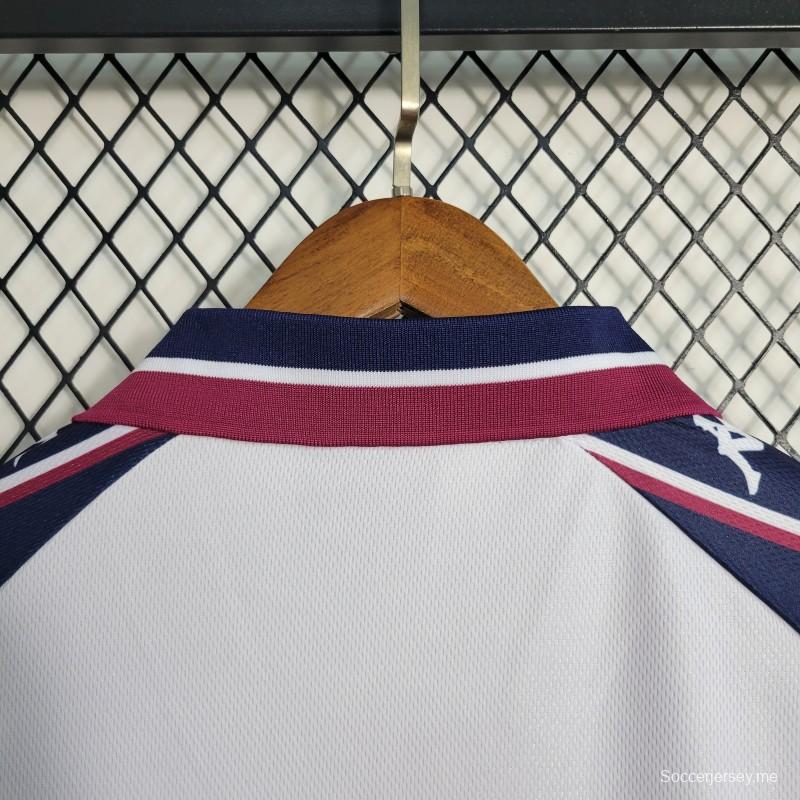 قميص مانشستر سيتي القديم 1997-1998 خارج أرضه
