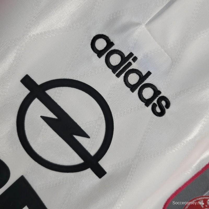 قميص فريق بايرن ميونيخ 1996/98 ريترو ذهاباً وإياباً
