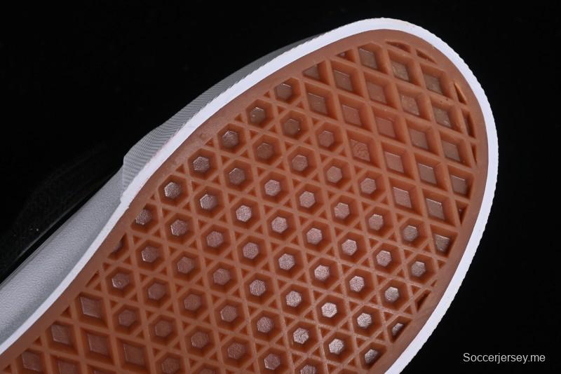 Vans Classics Knu Skool Retro Skate Shoes with Thick Tongue and Oversized Toe - VN0009QC5QJ1