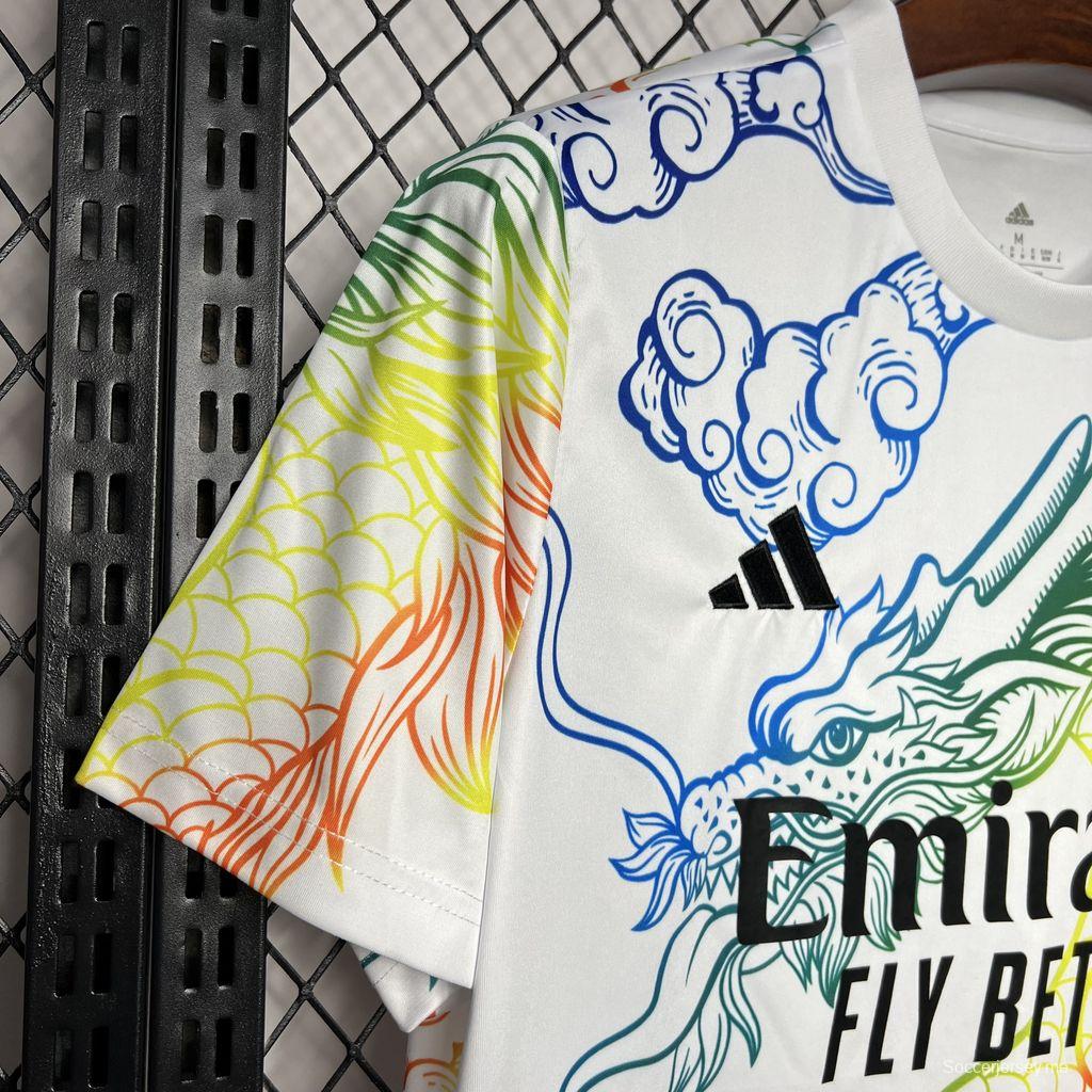 24/25 قميص ريال مدريد الأبيض متعدد الألوان والألوان الخاص بالتنين
