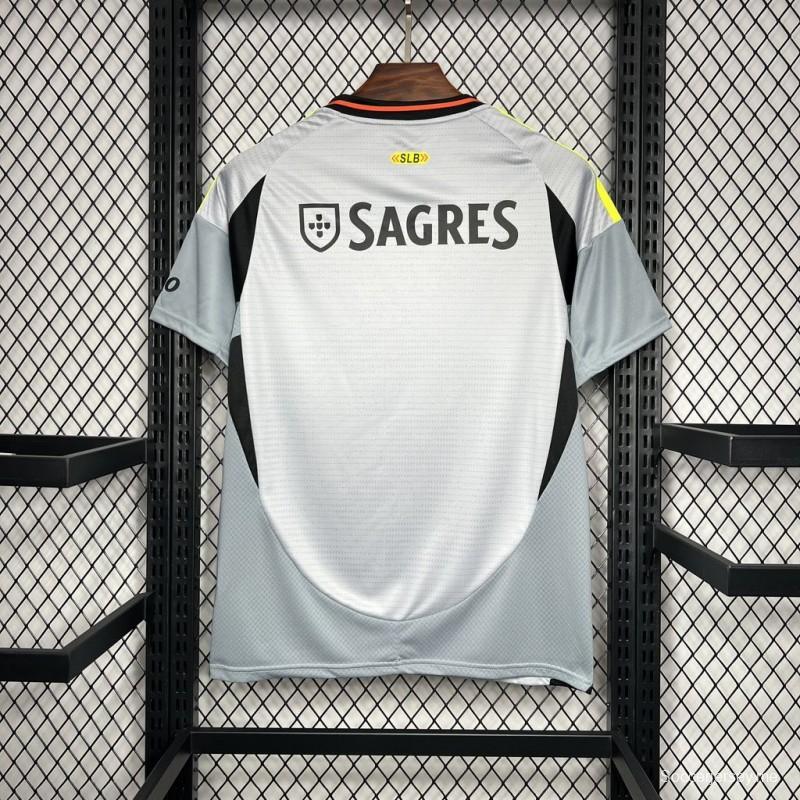 24/25 قميص بنفيكا الثالث
