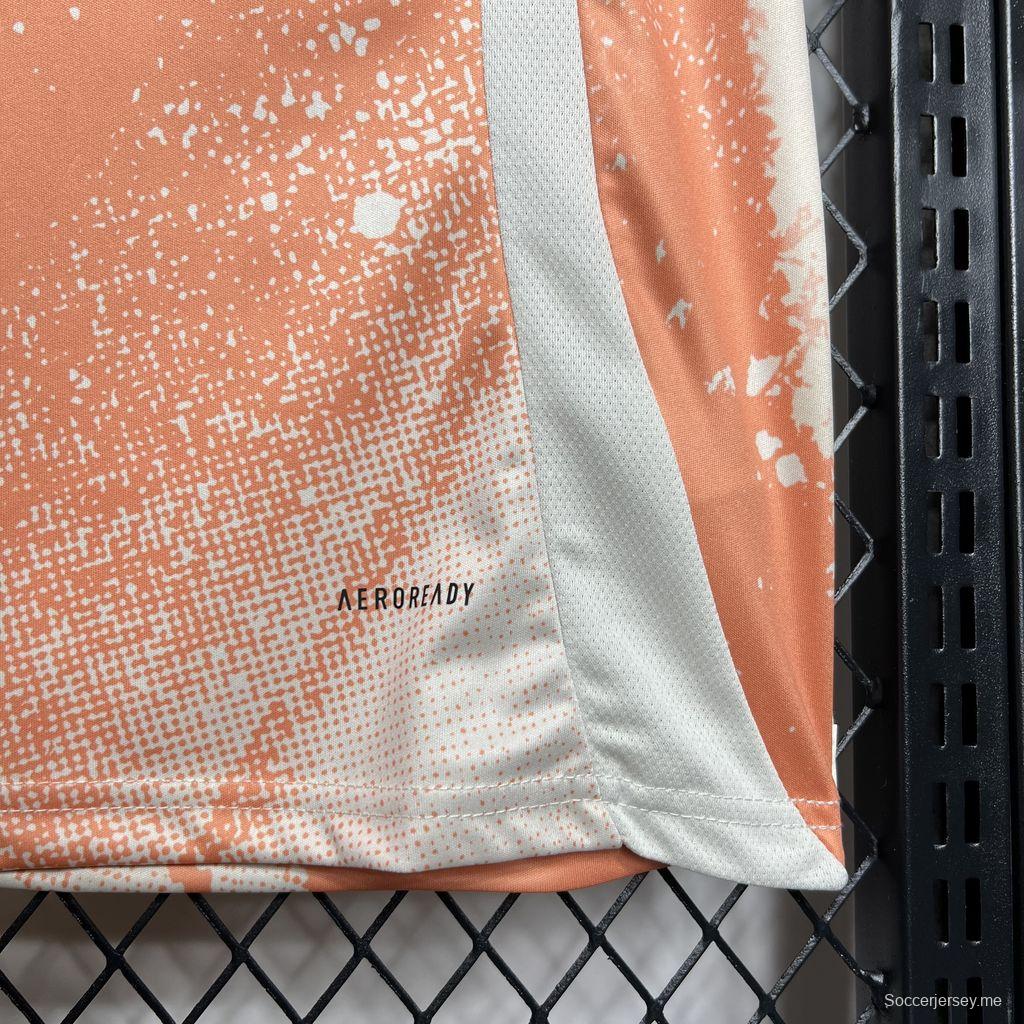 24/25 قميص أبيض خارجي لروما 24/25
