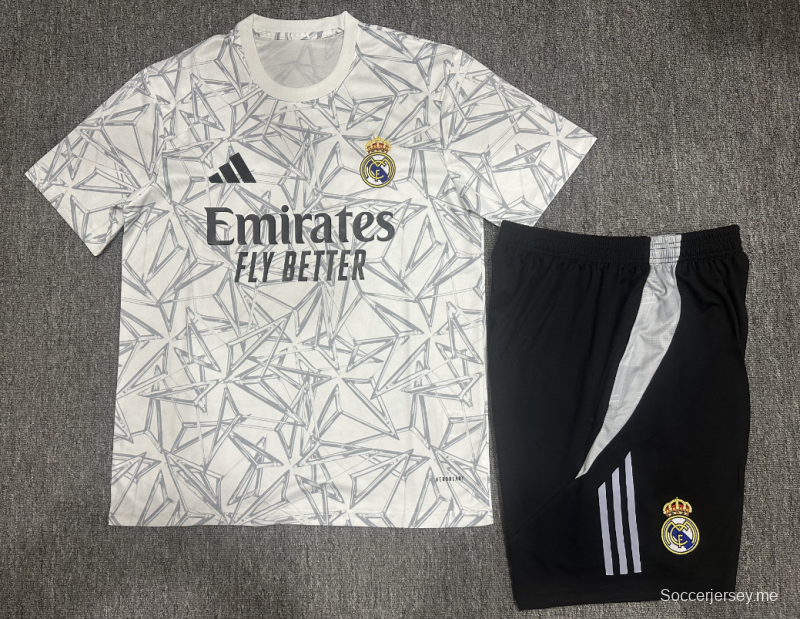 24/25 أطفال ريال مدريد 24/25 قميص أبيض خاص بأكمام قصيرة + شورت قصير الأكمام أبيض