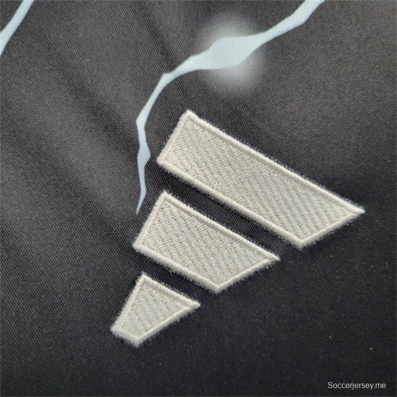 24/25 قميص ريال مدريد بلاك بانثرز 24/25 قميص ريال مدريد الأسود الخاص