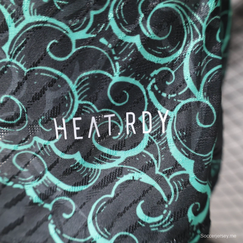 25/26 إصدار خاص من قميص ريال مدريد 25/26 إصدار خاص للاعبين