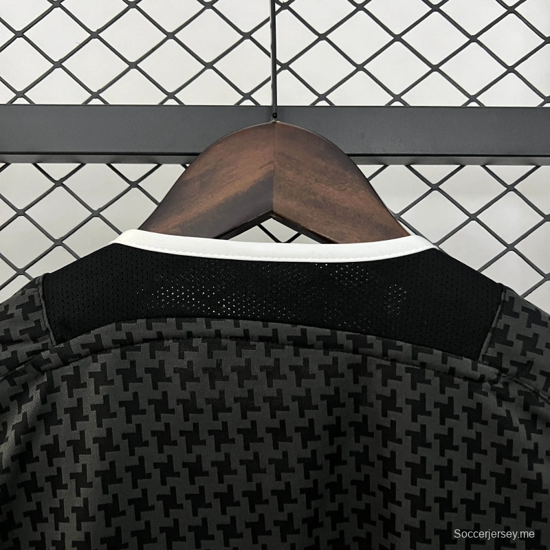 03/05 قميص مانشستر يونايتد القديم 03/05 قميص مانشستر يونايتد الخارجي