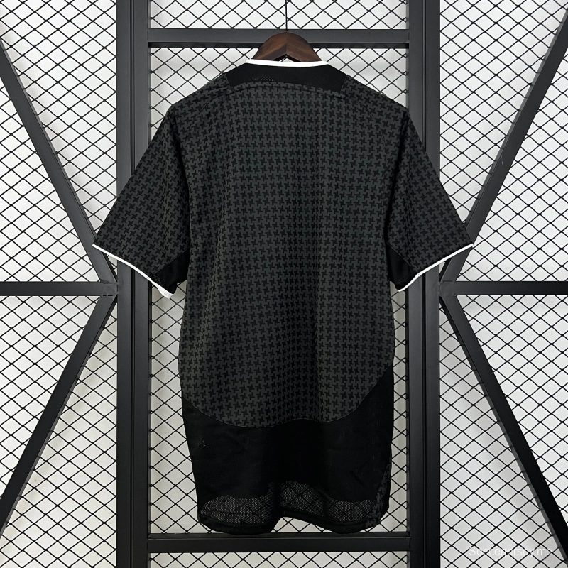 03/05 قميص مانشستر يونايتد القديم 03/05 قميص مانشستر يونايتد الخارجي