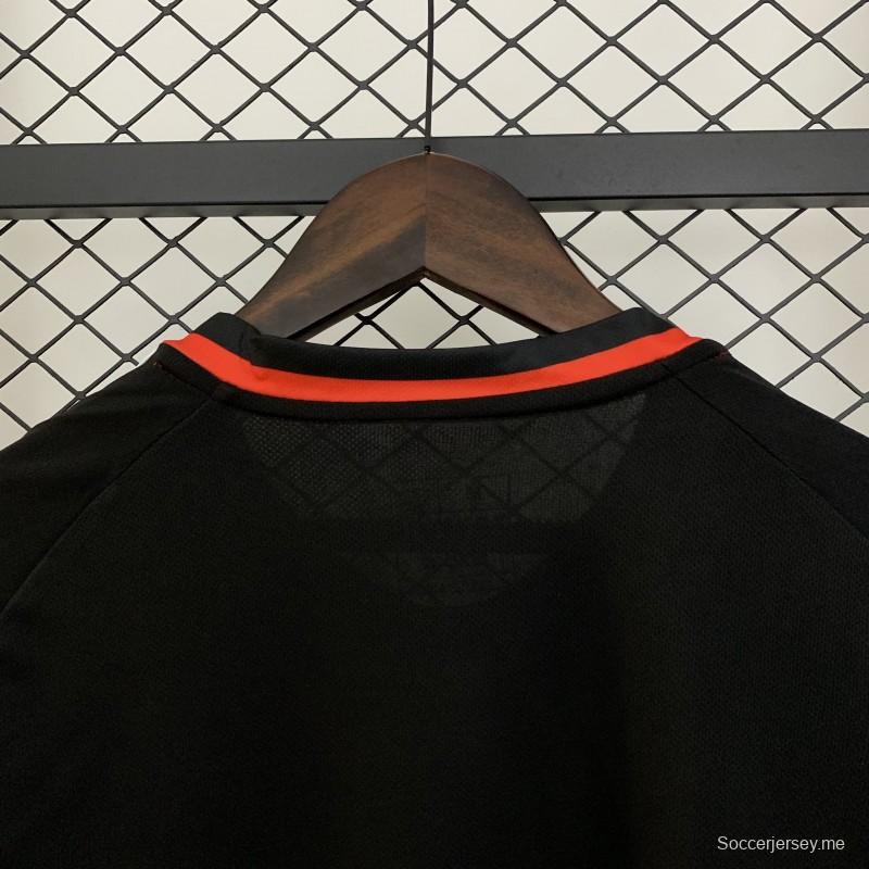 25/26 قميص ريال مدريد الوردي الأحمر الخاص 25/26