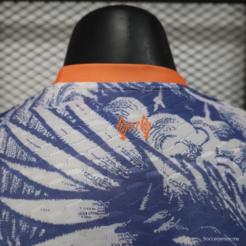 إصدار اللاعب 25/26 قميص ليفربول أزرق مع قميص خاص برتقالي اللون أزرق مع طائر فلامينج بيرد برتقالي