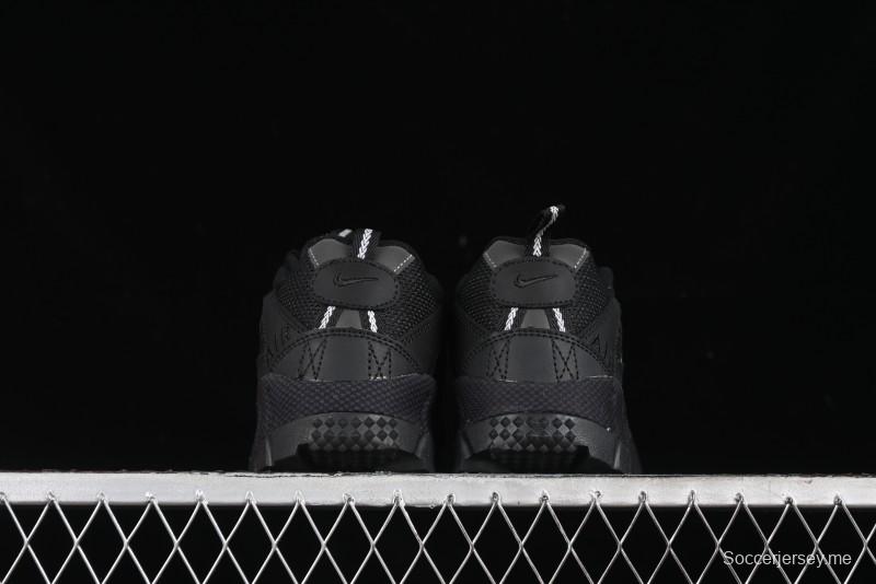 Nike Air Humara Retro Trail Running Shoes with 1990s Outdoor Style - 924464-001