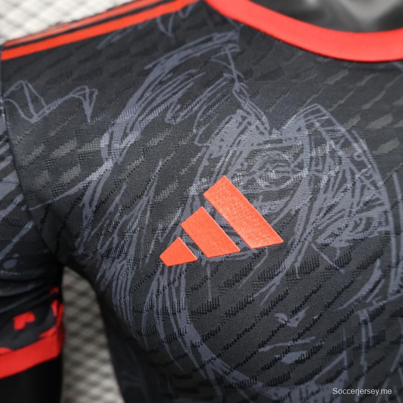 قميص المنتخب الياباني 2025 إصدار اللاعب 2025 أسود بتصميم شخصية أنيمي