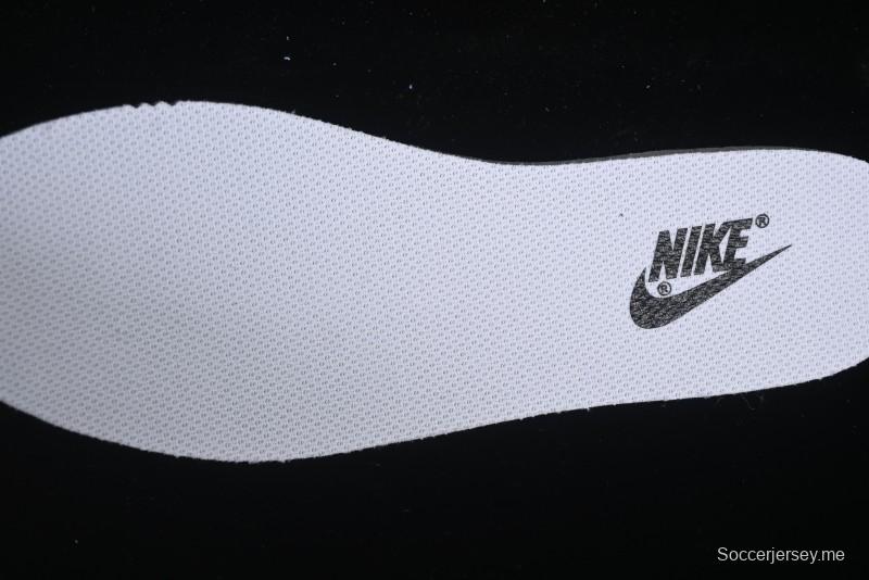 Nike SB Dunk Low Casual Skate Shoes in Blackberry Pink - CW1590-100