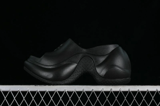 SMFK COMPASS Embossed One-Word Platform Slides - E9066