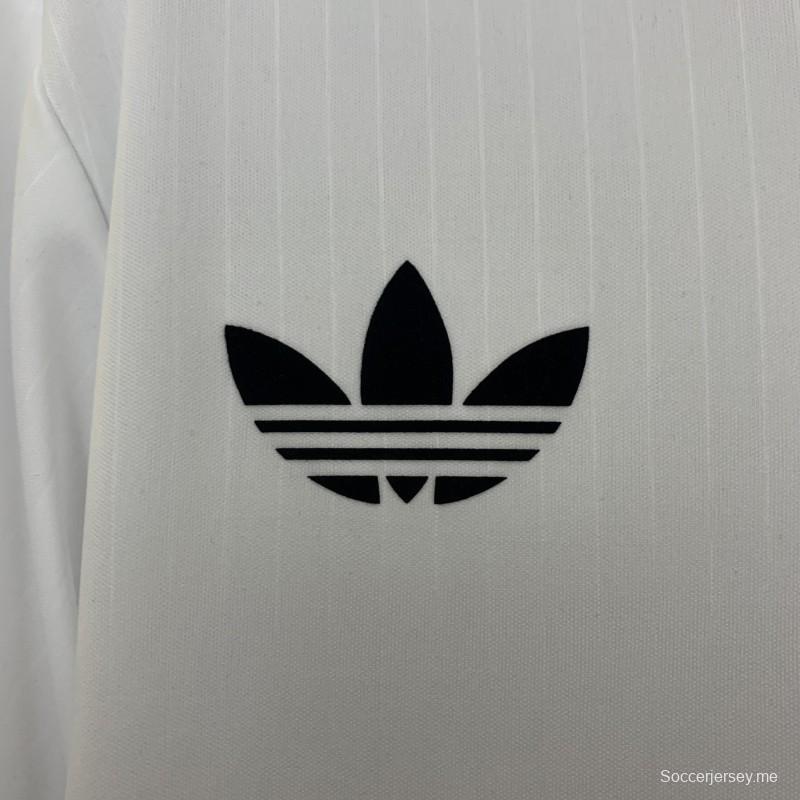 25/26 كولو كولو كولو الذكرى المئوية البيضاء