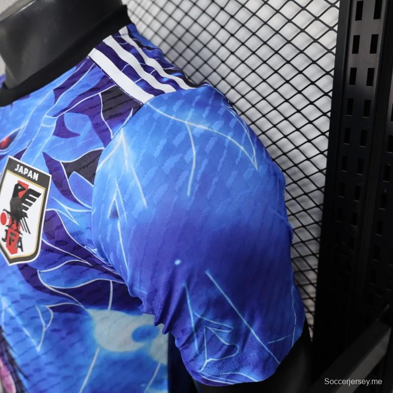 إصدار اللاعب 2025 قميص أزرق ياباني بتصميم شخصية أنيمي 2025