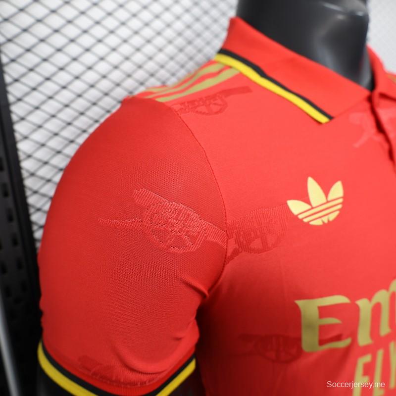 إصدار اللاعب 25/26 أرسنال أحمر بتصميم كلاسيكي مع قميص أرسنال الأحمر