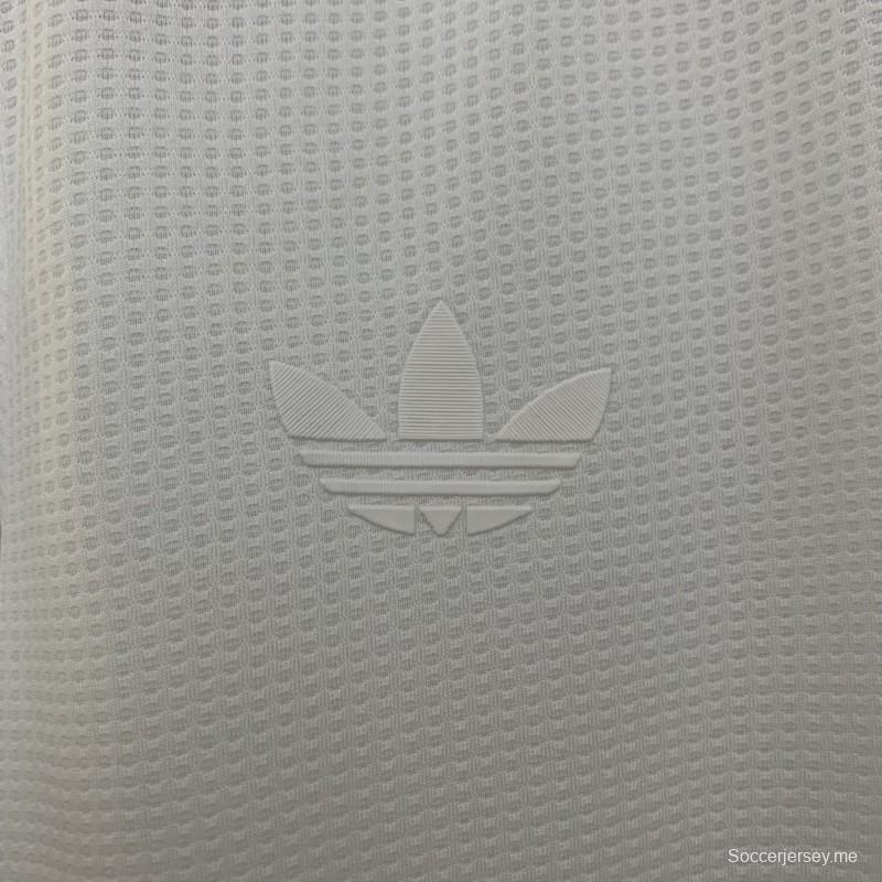 25/26 كولو كولو كولو الذكرى المئوية البيضاء