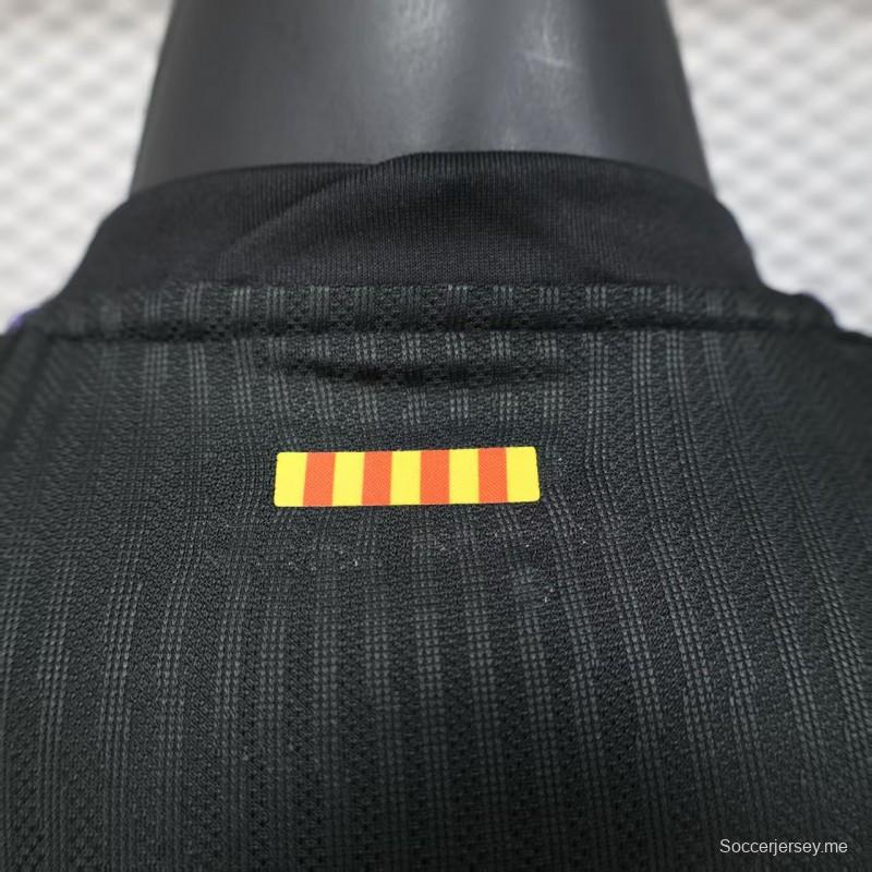 إصدار اللاعب 25/26 قميص نادي برشلونة باللون الأرجواني بتصميم رخامي