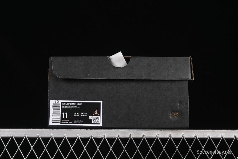 حذاء نايك اير جوردان 1 لاو AJ1 ريترو كاجوال من نايك باللون الرمادي الأبيض الأسود - IH0649-021