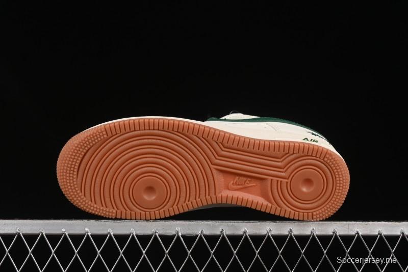 حذاء نايك اير فورس 1 '07 منخفض من نايك اير فورس 1 '07 ستوسي كولابوريشن أخضر سووش بنعل كاجوال - XX3168-138