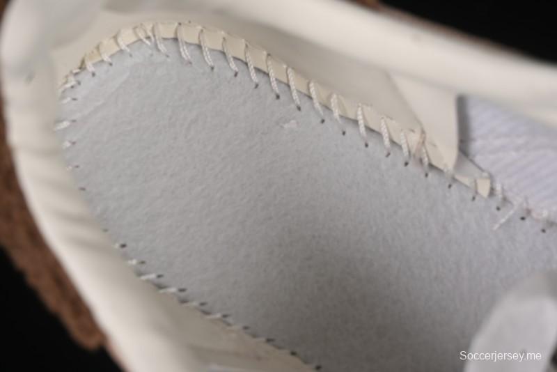 أديداس أوريجينالز جازيل بولد JR4244 من أديداس أوريجينالز حذاء رياضي منخفض الكعب بنعل متين مقاوم للانزلاق