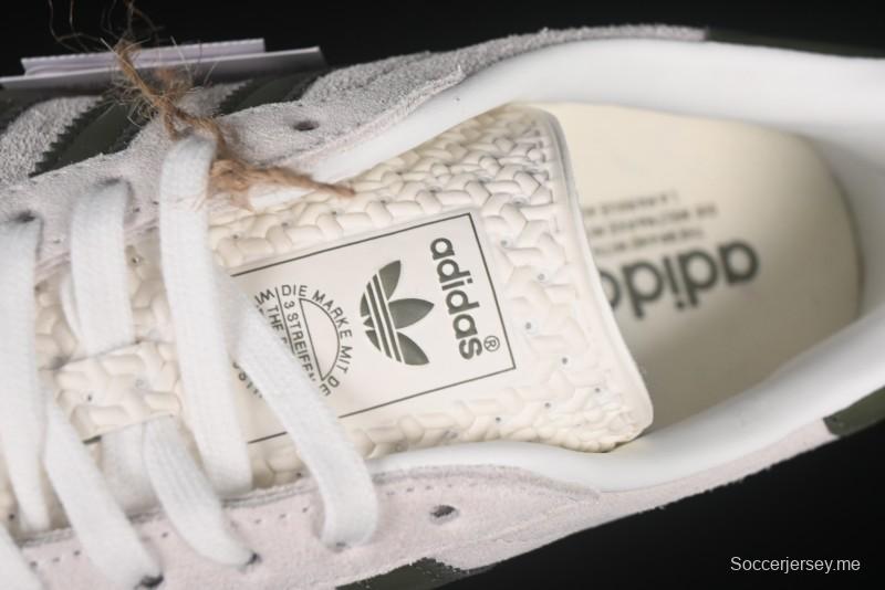 أديداس أوريجينالز جازيل من أديداس أوريجينالز حذاء رياضي كاجوال داخلي بتصميم مضاد للانزلاق ومقاوم للاهتراء - JH8821