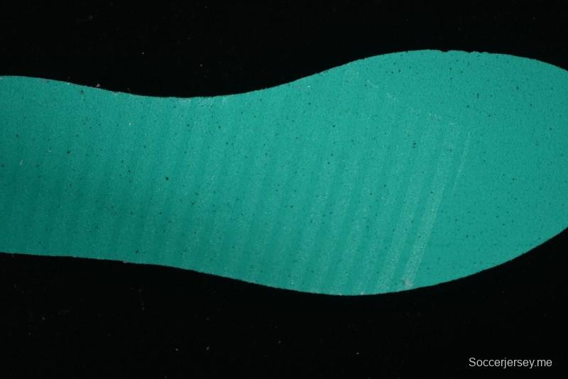 حذاء نايك اير جوردان 4 ريترو ريترو من نايك مع جزء علوي من نسيج شبكي وشمواه - IB4466-025