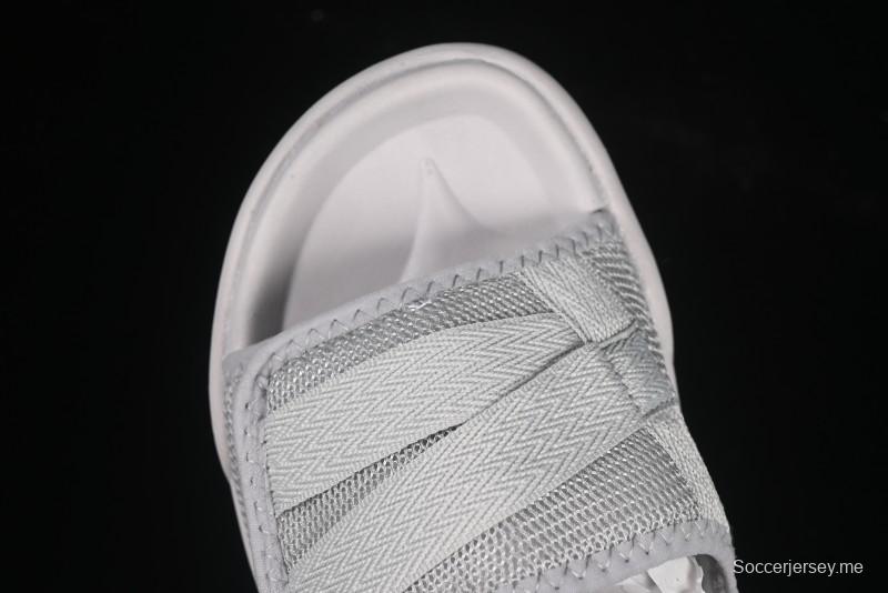 صندل ريترو صيفي من نيو بالانس SDL3206G