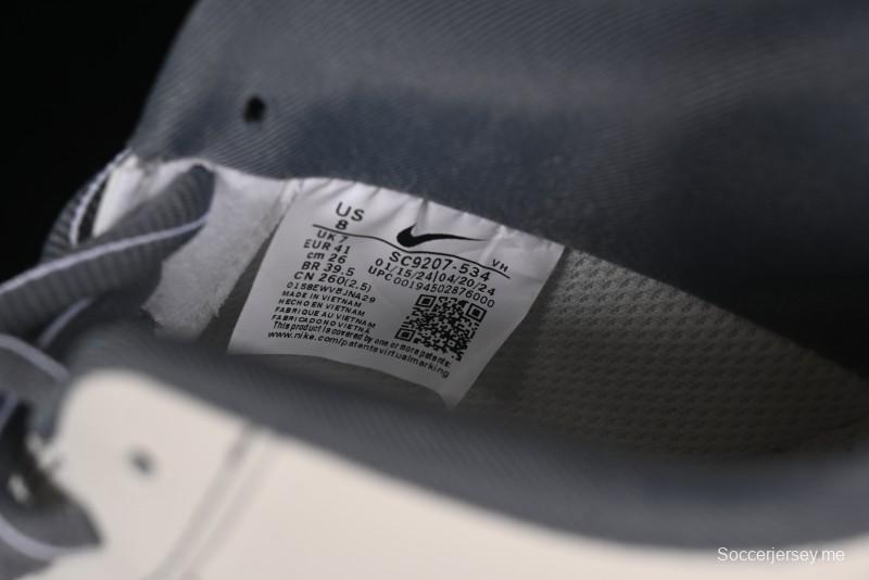 حذاء رياضي نايك اير فورس 1 '07 منخفض كاجوال باللون الرمادي الكريمي مع وسادة هوائية كاملة الطول - SC9207-534