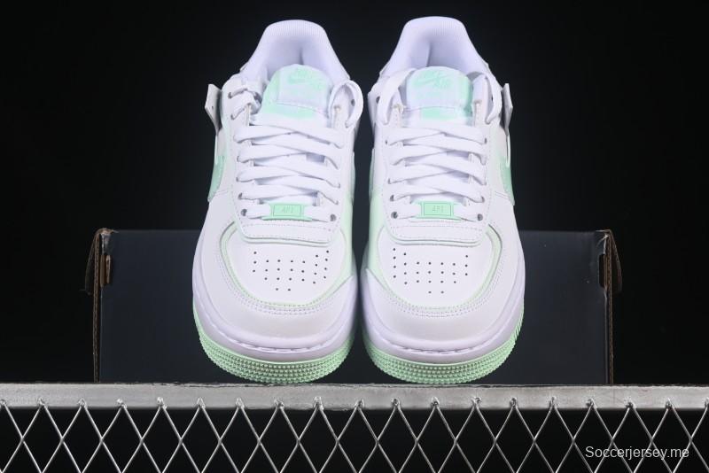 حذاء رياضي نايك اير فورس 1 شادو خفيف الوزن خفيف الوزن منخفض الكاجوال - FZ3773-100