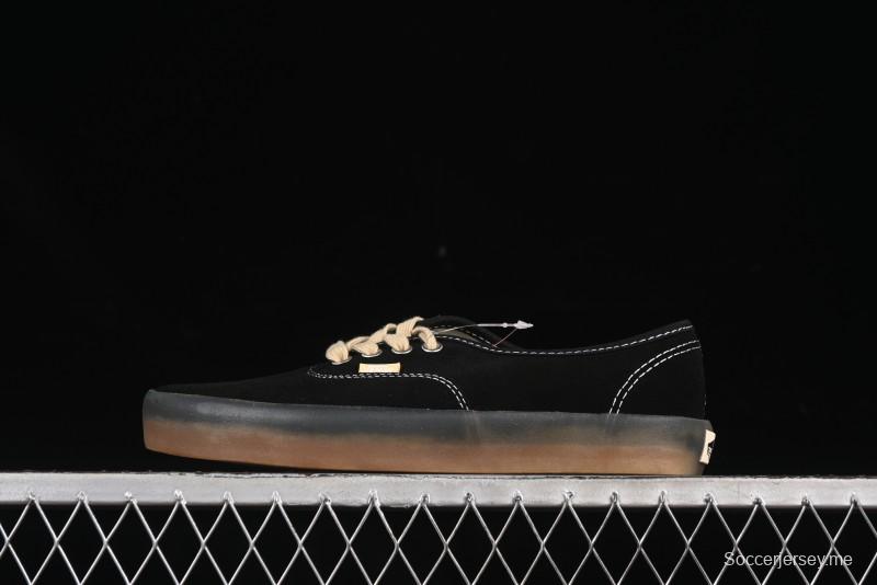 حذاء رياضي بريميوم أوثنتيك ريترو من فانس بنعل مطاطي شفاف - VN000CRCRQ6RJ