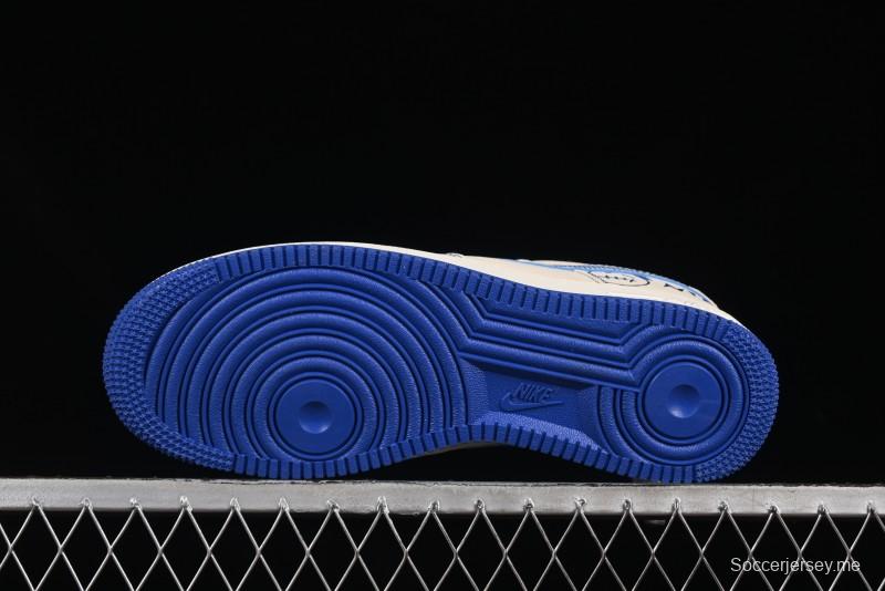 حذاء نايك اير فورس 1'07 المنخفض الكاجوال من نايك بتصميم وجه الشبح بخط أزرق - DF0188-053