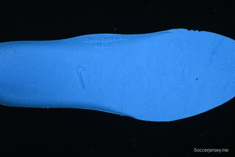 حذاء الجري اير زوم فوميرو 18 لونار من نايك اير زوم فوميرو 18 مع توسيد محسن - HM6803-007