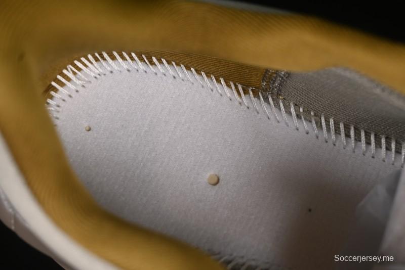 حذاء الجري زوم فلاي 6 ألترا باونس خفيف الوزن من نايك زوم فلاي 6 مع لوحة من ألياف الكربون - HV4366-072