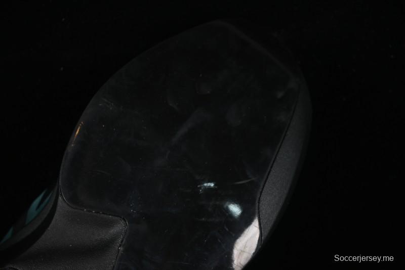 حذاء الجري أديزيرو إيفو أديزيرو إيفو خفيف الوزن ومبطن مسامي خفيف الوزن - IH5588