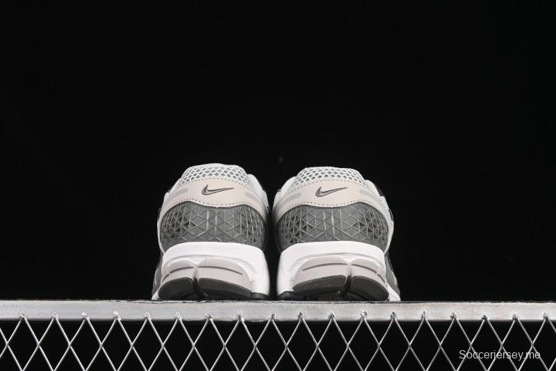 حذاء جري كلاسيكي كاجوال كلاسيكي من نايك زوم فوميرو 5 SP كلاسيكي ريترو بنعل وسطي من إيفا - FD0791-012