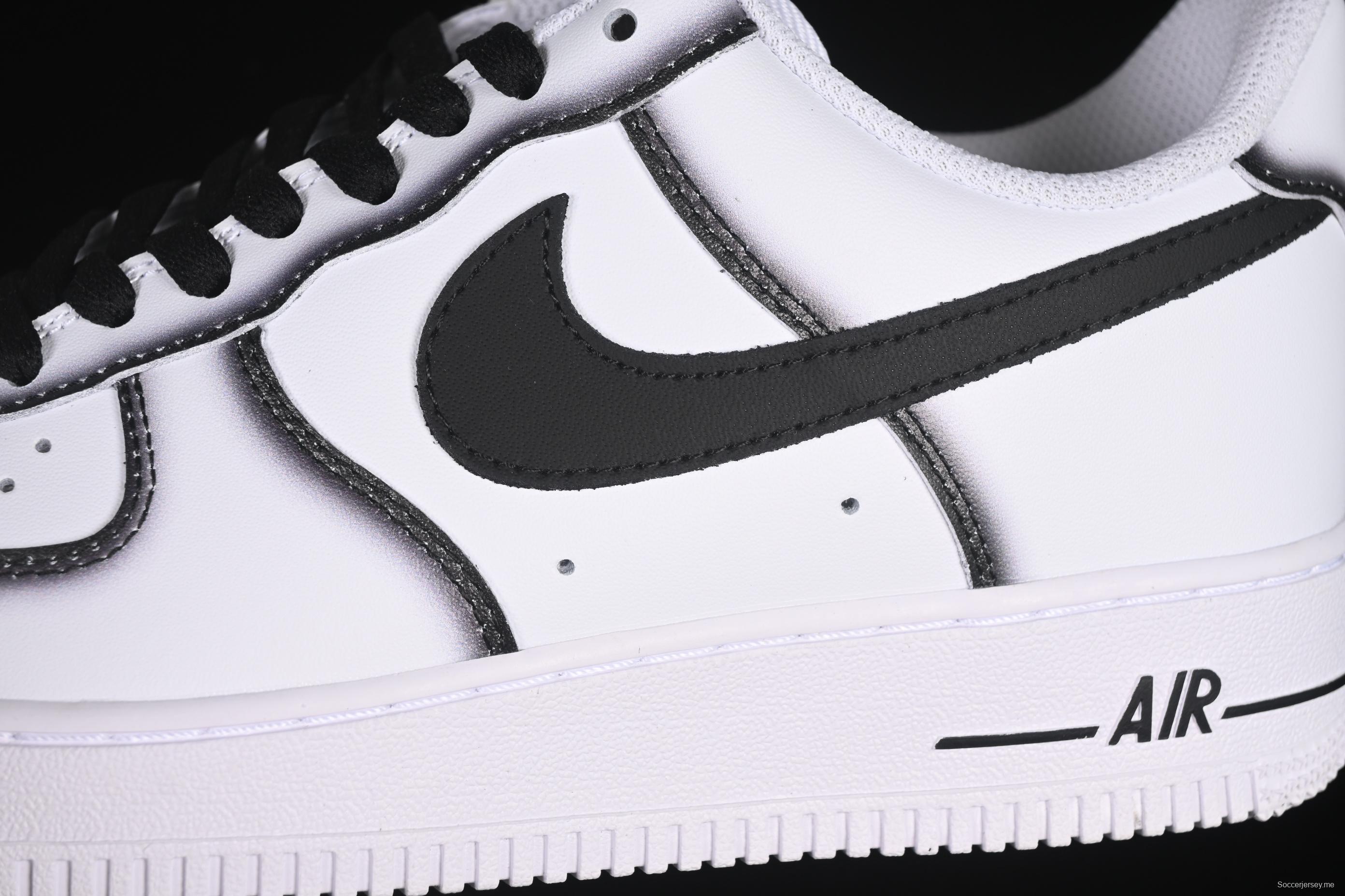 حذاء رياضي كاجوال منخفض من نايك إير فورس 1'07 بإطار أسود وشعار أخضر وتطريز ذهبي - ZH0316-075