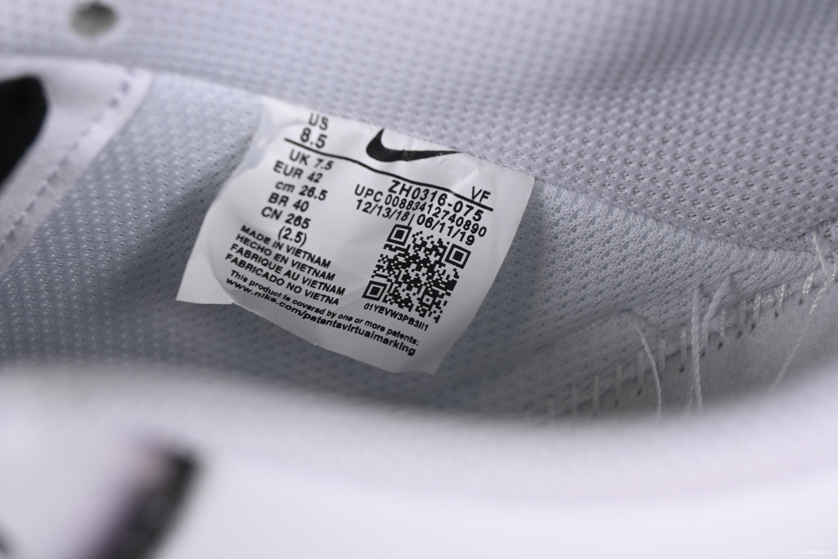 حذاء رياضي كاجوال منخفض من نايك إير فورس 1'07 بإطار أسود وشعار أخضر وتطريز ذهبي - ZH0316-075