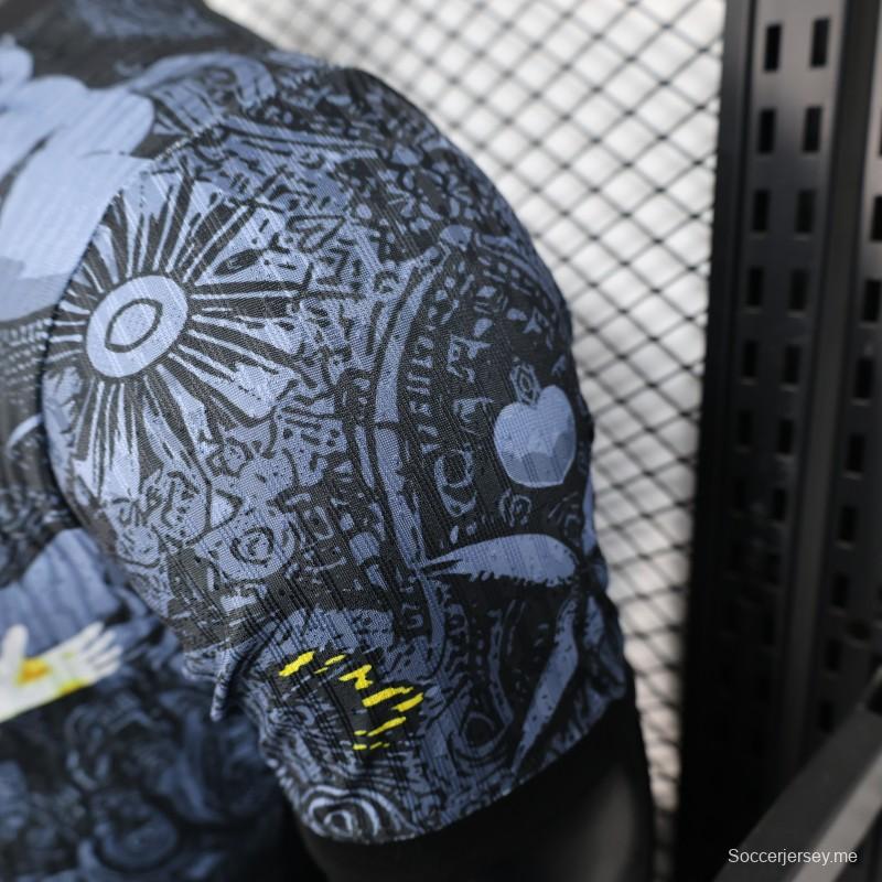 2025 الإصدار الخاص لمنتخب البرازيل الوطني 2025 قميص المنتخب البرازيلي بنسخة دينية - تصميم المسيح الفادي - أزرق غامق