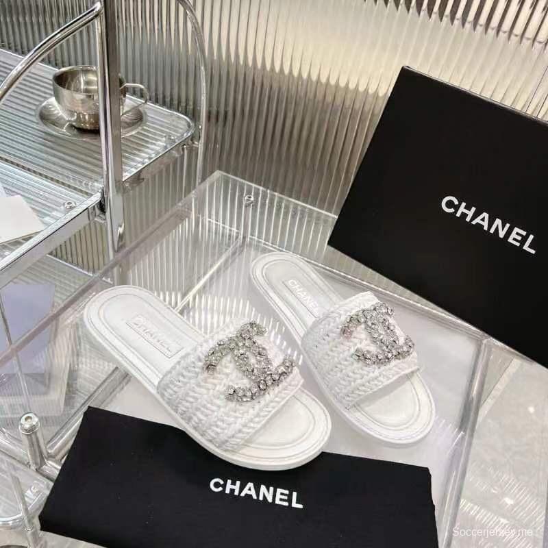 2025 Slippers Chanel White Raffia Crystal LY00270