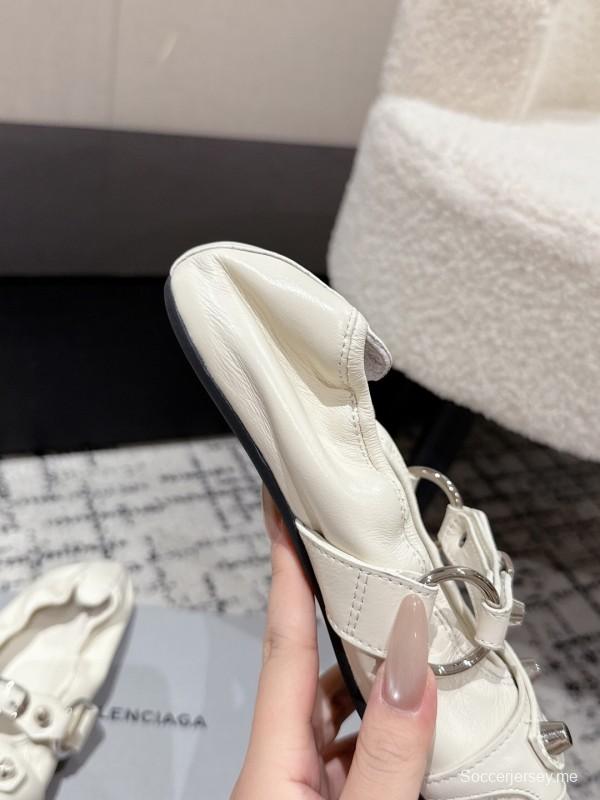 حذاء باليه بمشبك معدني مرصع بأزرار من بالنسياغا - KFY00300