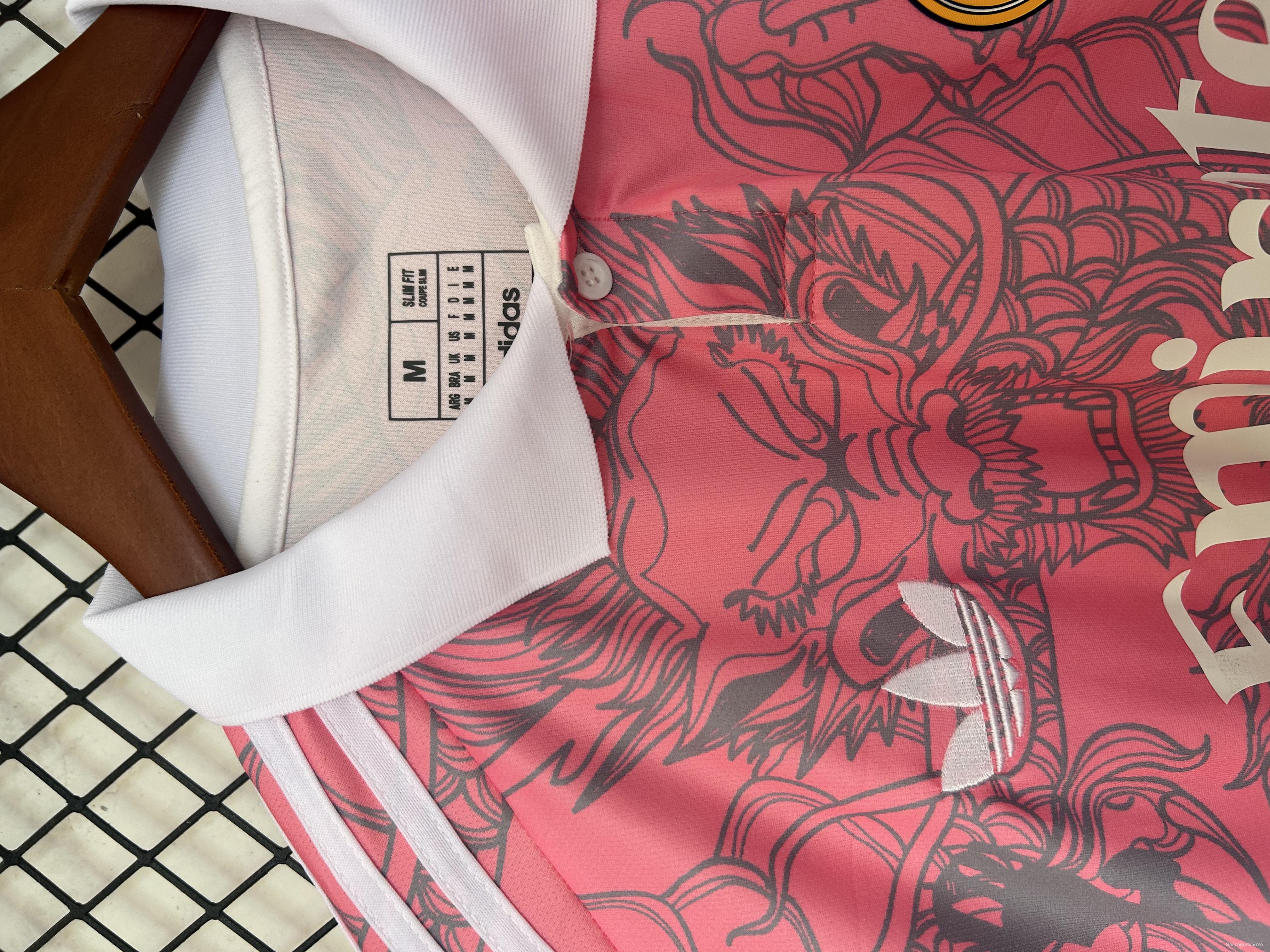 قميص ريال مدريد 25/26 قميص التنين الوردي الخاص