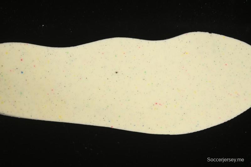 حذاء التزلج المنخفض المقاوم للانزلاق والمقاوم للاهتراء من أديداس أوريجينالز جازيل إندور ريترو - JH5417