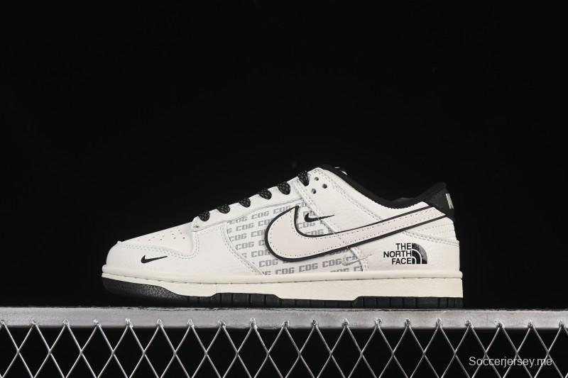 حذاء تزلج نايك SB Dunk Low The North Face Collaboration باللون الأسود والأبيض ثلاثي Swoosh Anniversary المخصص للذكرى السنوية - SC9207-423