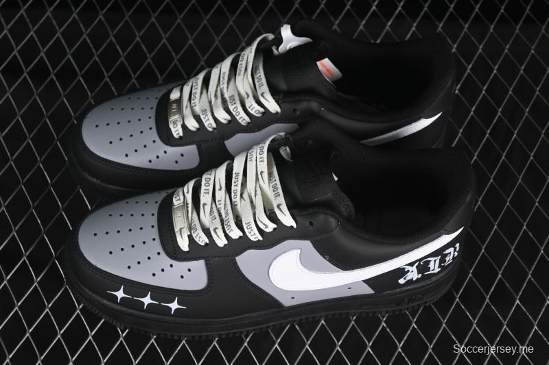 حذاء نايك اير فورس 1 '07 منخفض أسود فضي كورت منخفض الكاجوال - ZH0316-085