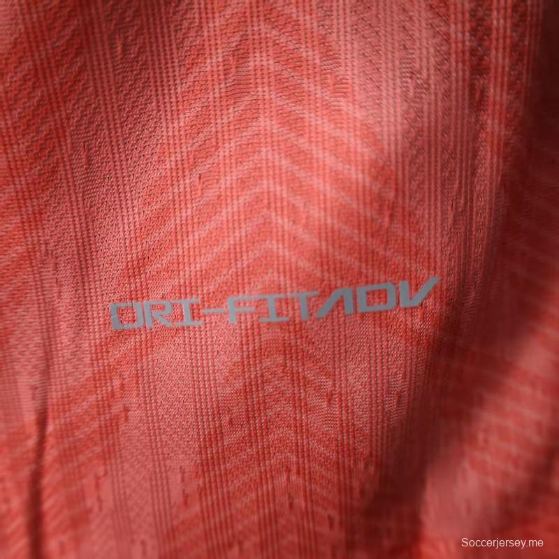 إصدار اللاعبين 25/26 قميص برشلونة وردي بحواف بيضاء