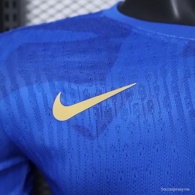 إصدار اللاعب 25/26 برشلونة ترافيس سكوت أزرق بنصف قميص نصف مقسوم أحمر